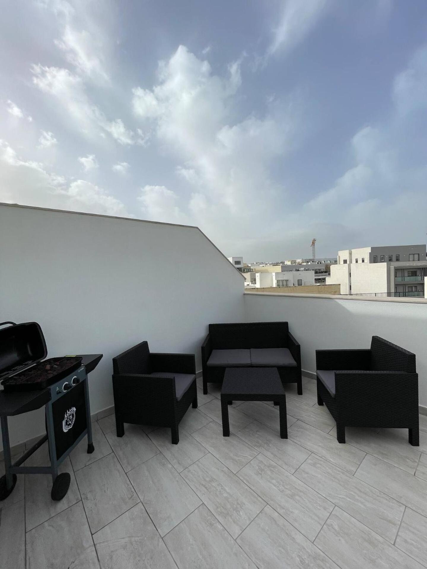 Beautiful Central Penthouse 1Br Ta Xbiex Exterior photo